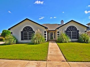 510 Road Runner Dr, Arlington, TX 76002