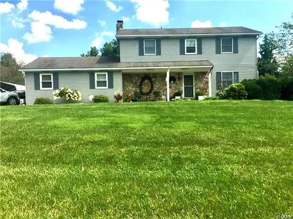 4303 Primrose Ln, Walnutport, PA 18088