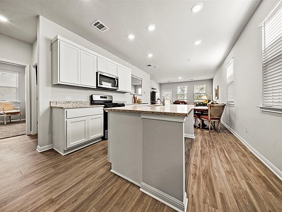 5th image of 174 Bendecido Loop