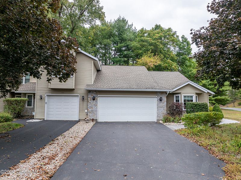 2nd image of 501 Highwood Circle