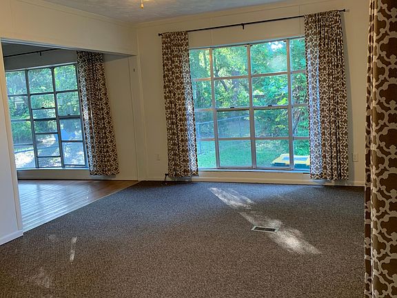 3rd image of 111 Camelia Dr