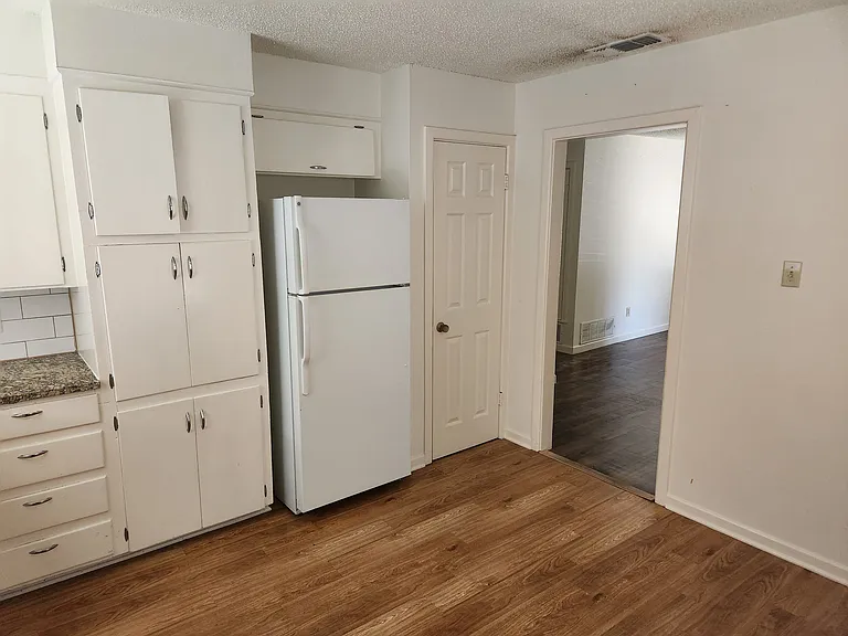 2167 Bridge Ave — Photo 6