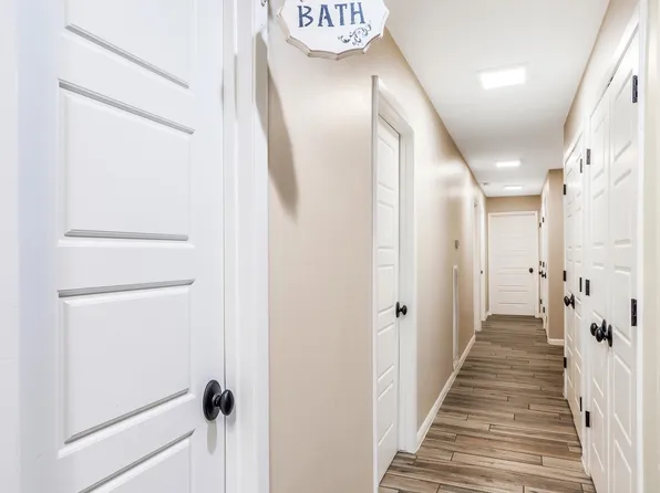 11306 Valley Stream Dr, Houston, TX 77043