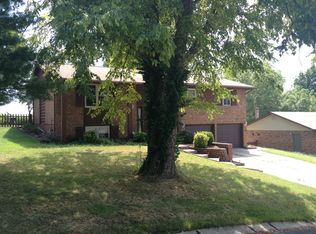 380 Westglen Dr, Glen Carbon, IL