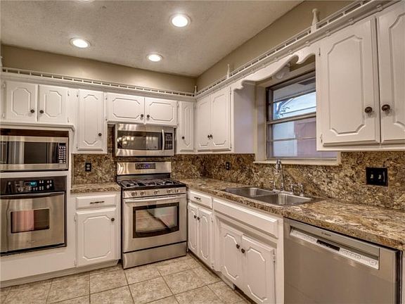 5th image of 200 W Platt Dr
