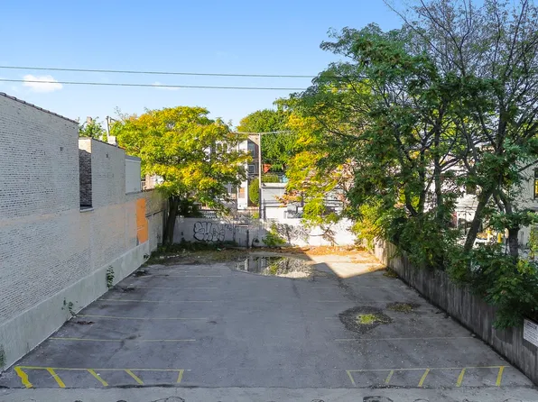 5828 N Broadway St, Chicago, IL 60660