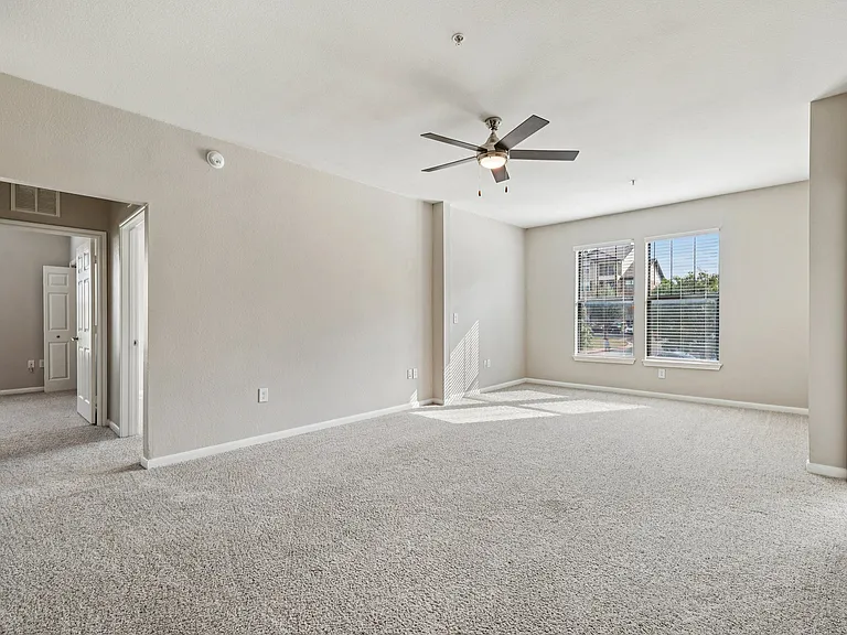 Las Brisas Apartments — Photo 152