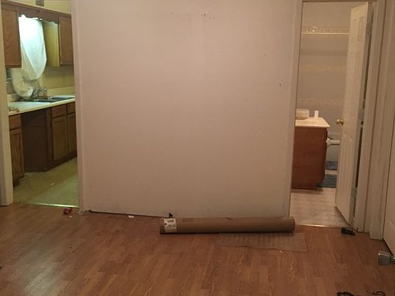 3rd image of 404 Yucca Dr