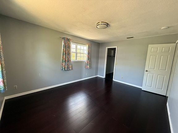 5th image of 2020 Crescent Blvd