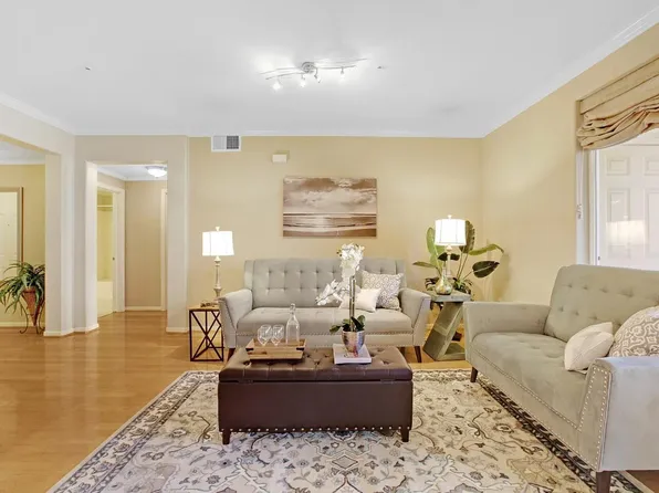 1390 Saddle Rack St APT 309, San Jose, CA 95126