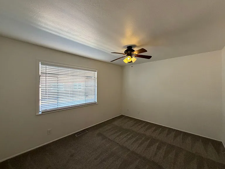 4712 Palo Duro Ave NE — Photo 17