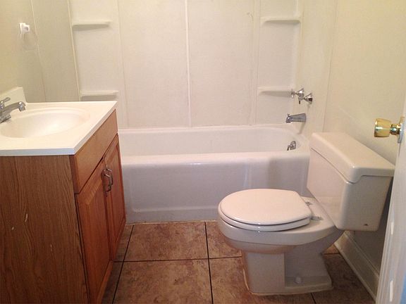 5th image of 119 N Elm Ave