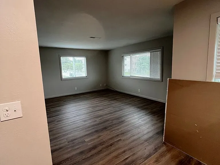 1404 Toole Ave — Photo 18