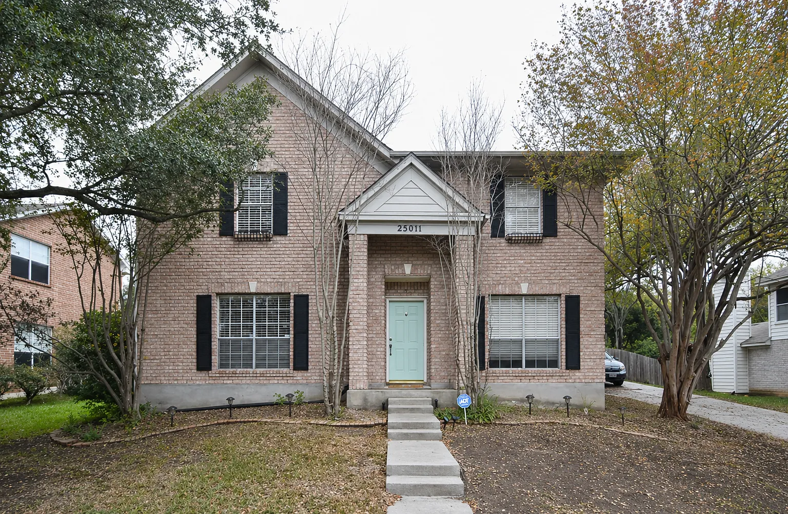 3 bed, 2.5 bath, 2454 sqft, $2,495 — Photo 1