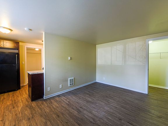 3rd image of 4619 Densmore Ave N #4615A