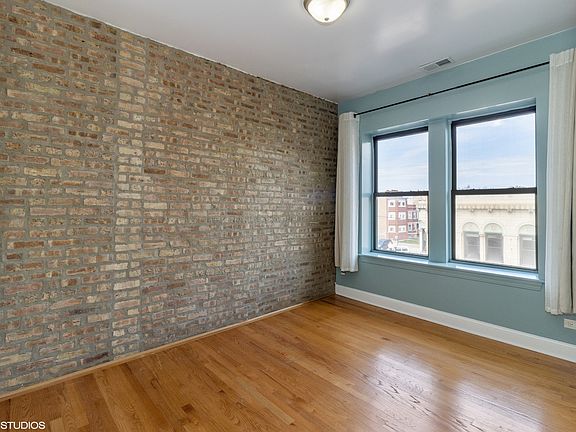 5th image of 3253 W Lawrence Ave APT 3C