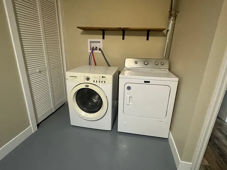 664 N 960 E — Photo 19