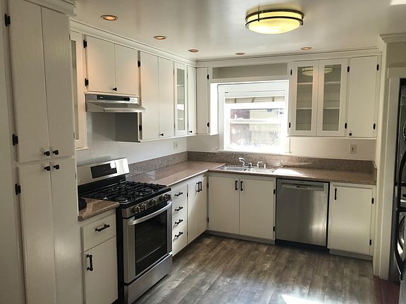 2nd image of 641 N Beachwood Dr APT 2