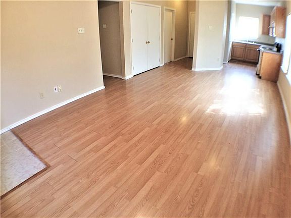 3rd image of 5931 Robinwood St