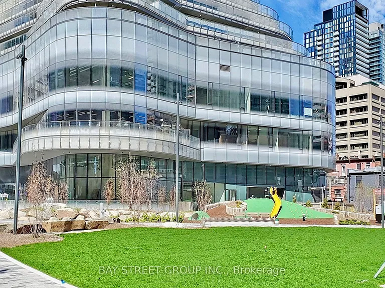 11 Wellesley St W #608 — Photo 3