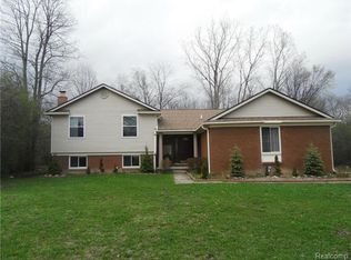 24012 Susan Dr, Farmington Hills, MI 48336