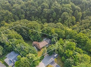 937 Montgomery Dr, Hamilton, ON L9G3H6