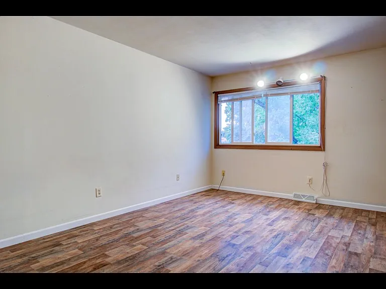 2312 W Lawrence Ave #4 — Photo 5