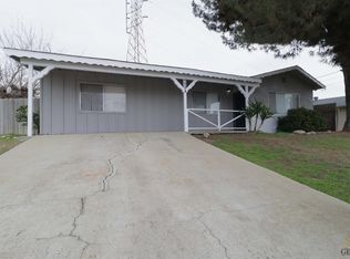 4884 Greenview Ln, Bakersfield, CA 93308