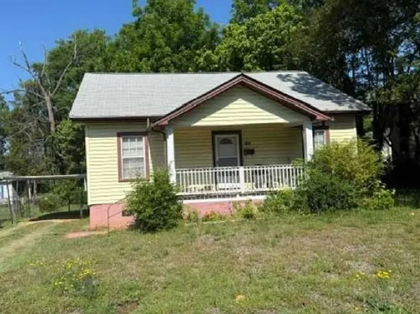 100 Madora St, Mount Holly, NC 28120
