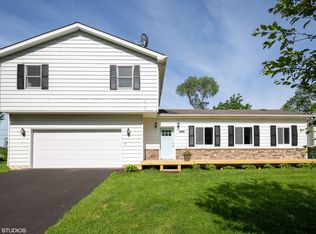5709 Wonder Woods Dr, Wonder Lake, IL 60097