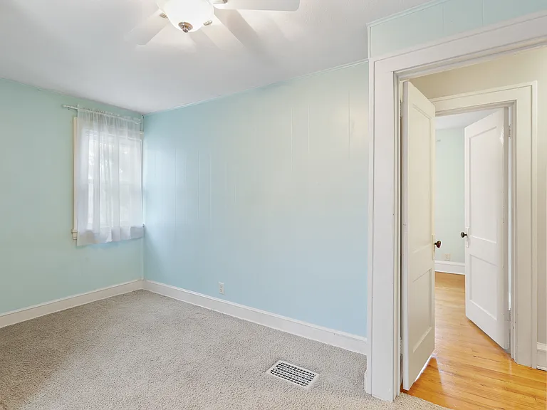 2943 Washburn Ave N — Photo 22