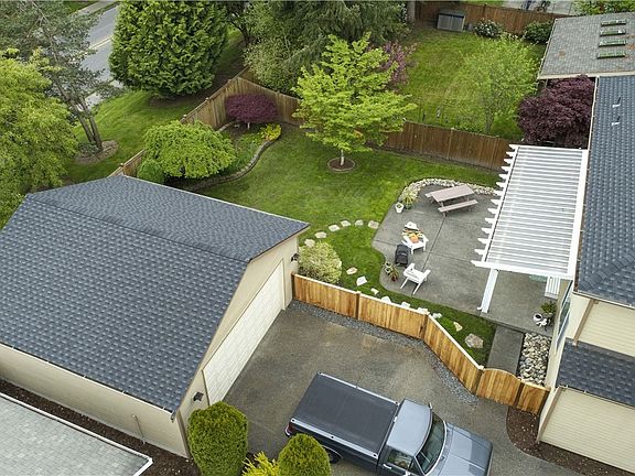 4th image of 18005 90th Ave E