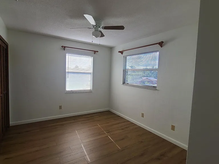 1646 W Paradise Ln — Photo 22