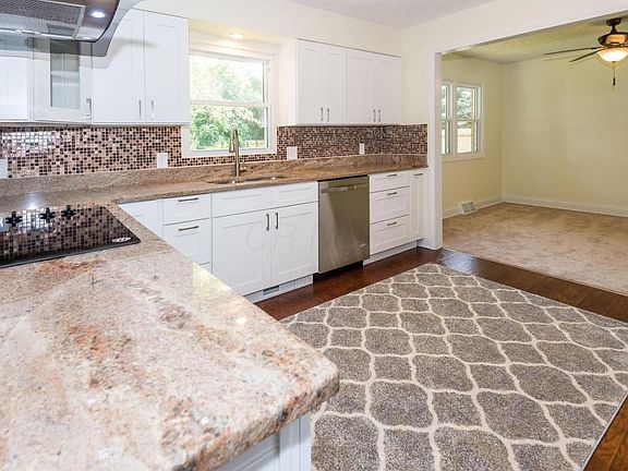 5th image of 5545 Oakmont Dr