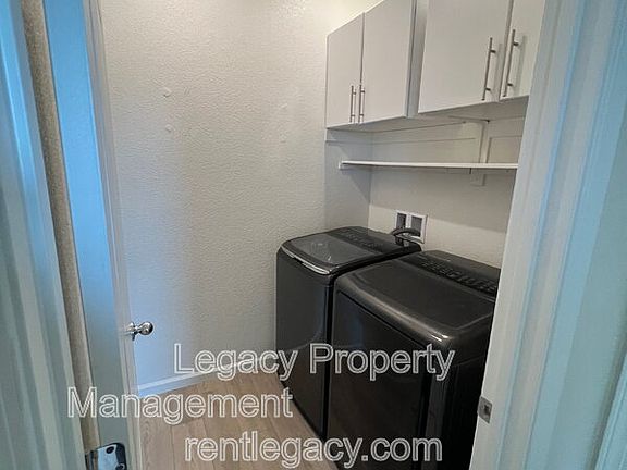 4th image of 436 Rose St
