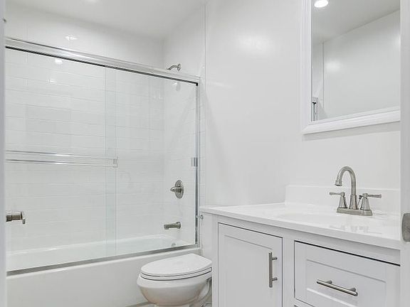 2nd image of 1001 Broadway St APT 26