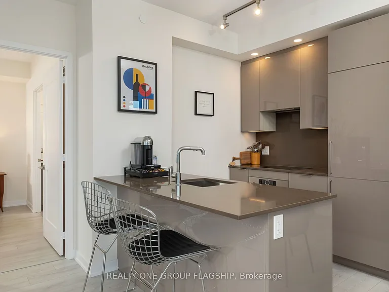 28 Freeland St #1609 — Photo 3