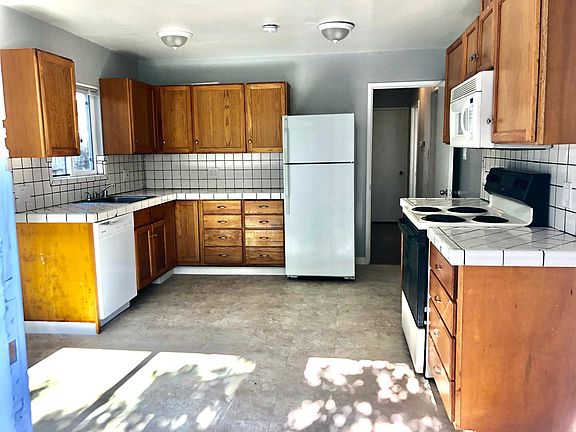 3rd image of 215 Alameda St