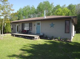 2076 Bourdeau Rd, Cheboygan, MI 49721