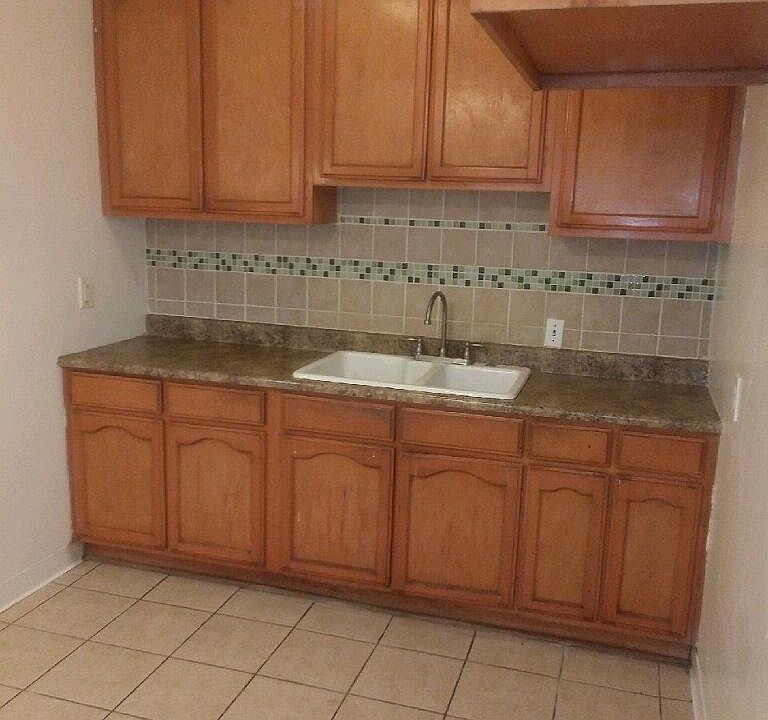 2nd image of 9138 Margaret St