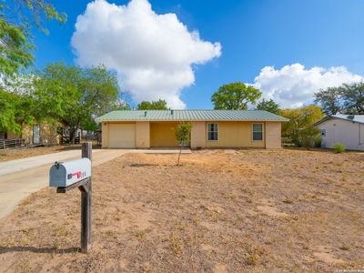306 INGRAM RD, Devine, TX, 78016