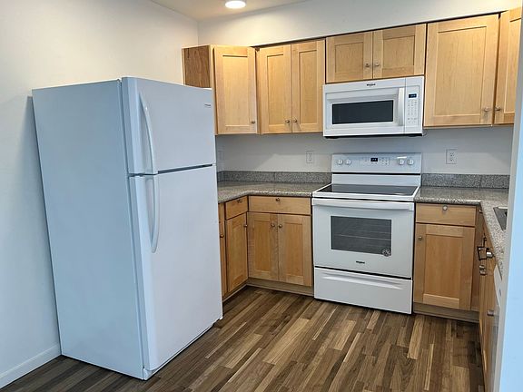 5th image of 560 Bozarth Ave #B102