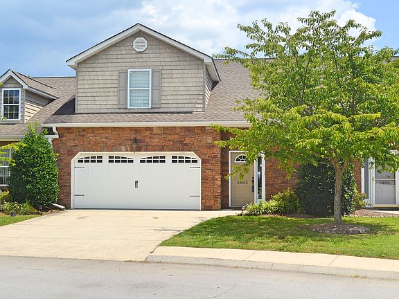 3rd image of 6803 Village Lake Cir
