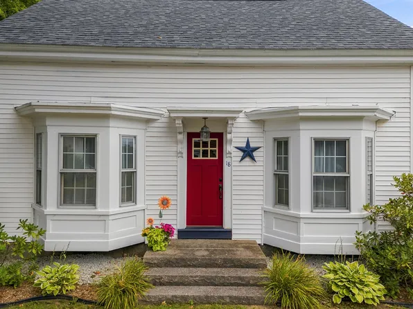 18 Maple Street, North Berwick, ME 03906