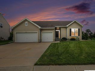 16027 Cary St, Omaha, NE 68136