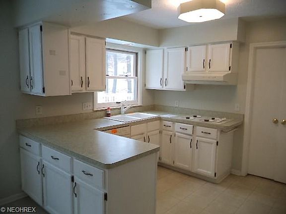 5th image of 12915 Woodside Dr S