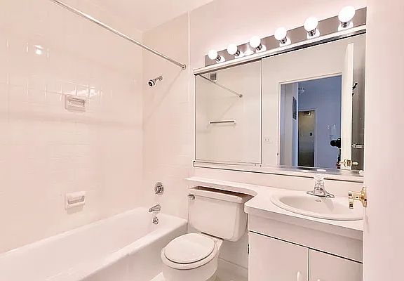5th image of 330 E 46th St APT 6B