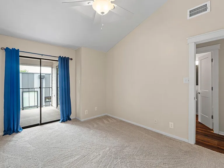 203 E 31st St #311 — Photo 17
