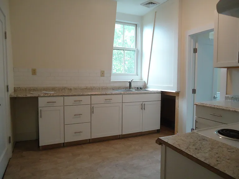 136 Warren St #3 — Photo 2