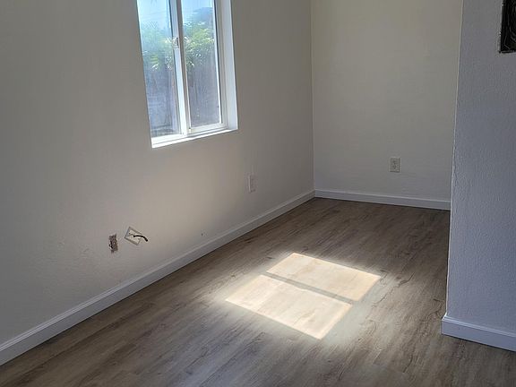 5th image of 241 McCreery Ave #B